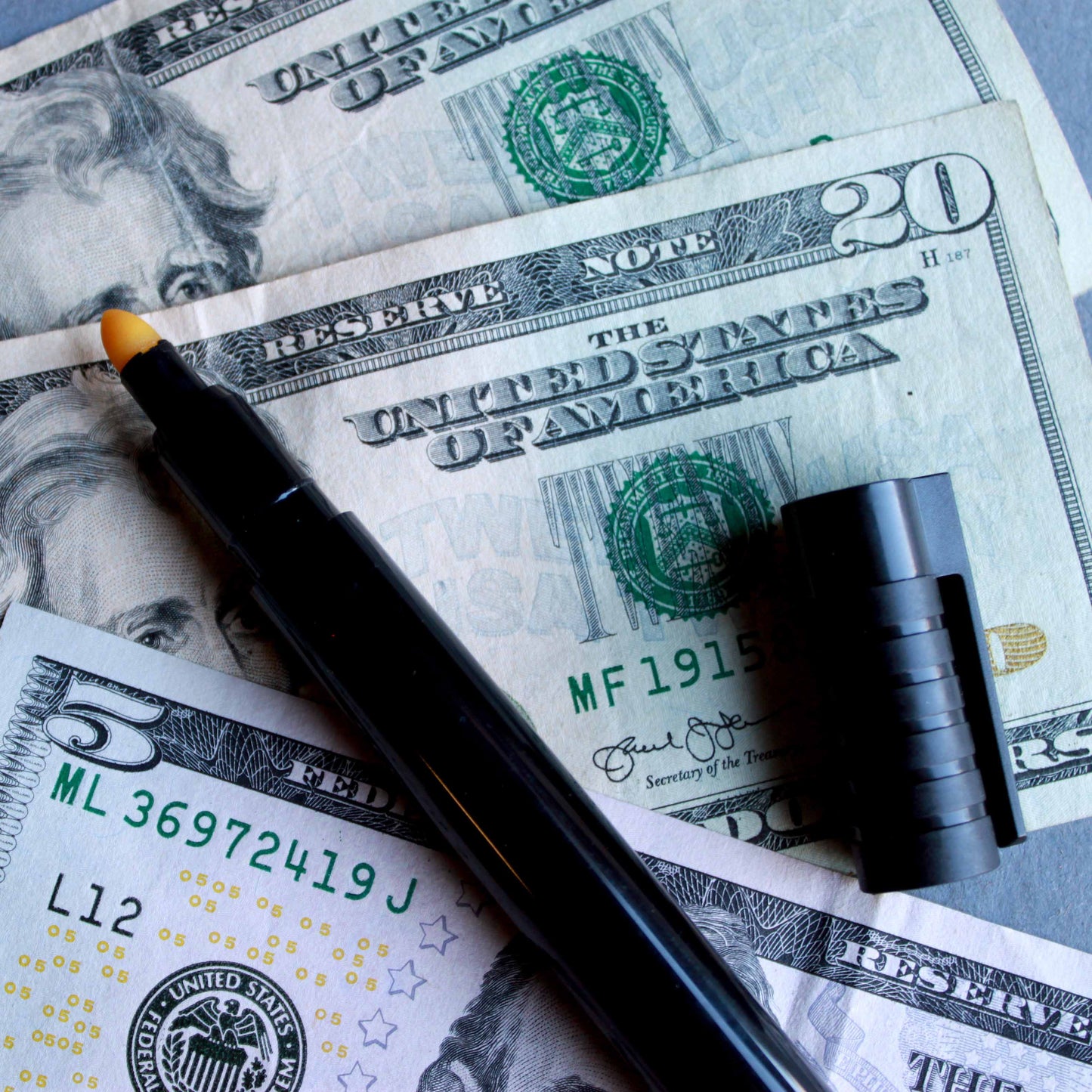 Counterfeit Bill Detector Pen US and International Currency Marker, 1pc